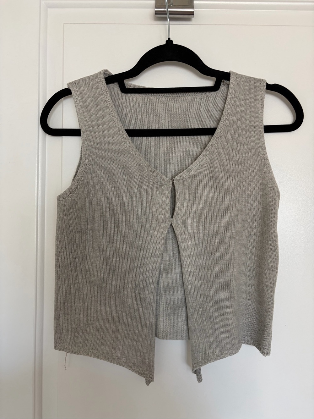 Sleeveless V-Neck Knit Top - Light Gray